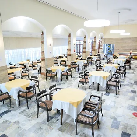 International House Of Journalists فندق غولدن ساندز