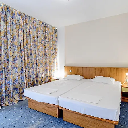 International House Of Journalists Отель Золотые Пески